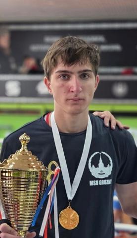 Асхаб Дежухаров - бокс